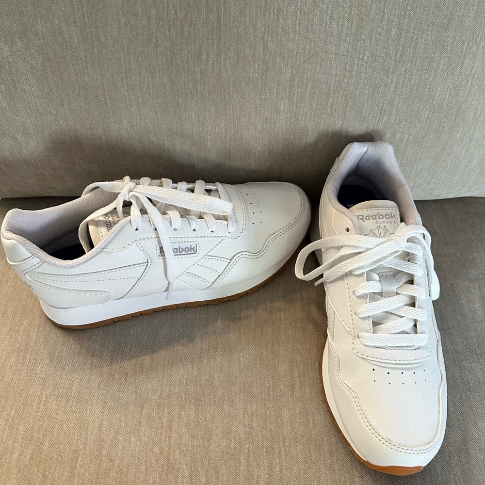 Reebok Classic Harman Run Sneaker - Size 6